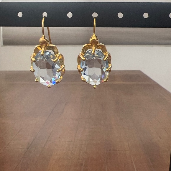 BEAUTIFUL AQUAMARINE COLORED STONE IN COLORED SETTING. - Picture 3 of 3